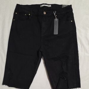 Tractr Black Mid Rise Bermuda Shorts